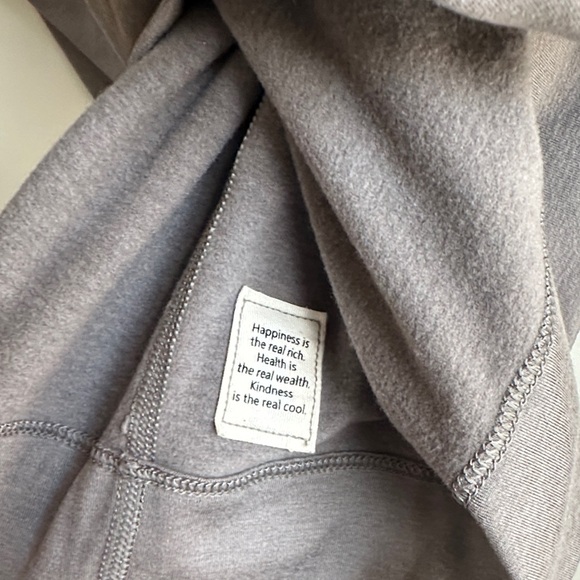 Vuori Men's Gray shirt - Picture 5 of 9